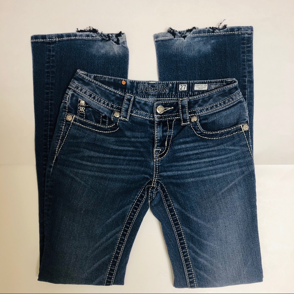 🛍Miss Me Signature Rise Boot Size 27 Jeans